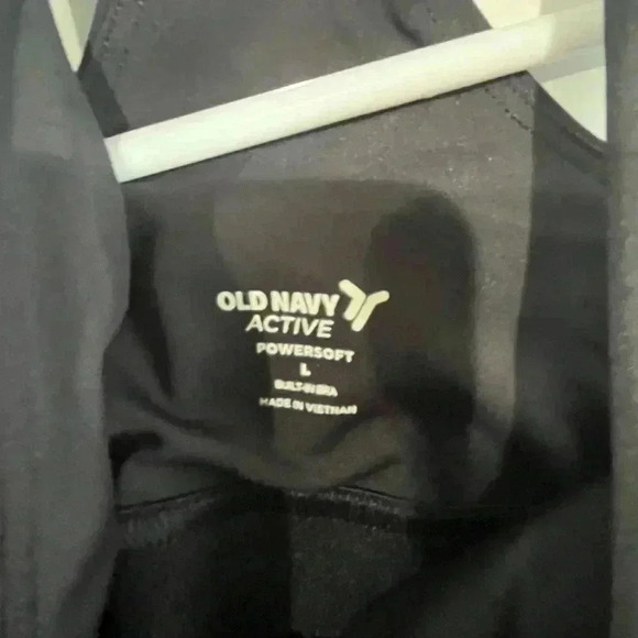 Black top with bra padding size‎ L - Picture 1 of 3